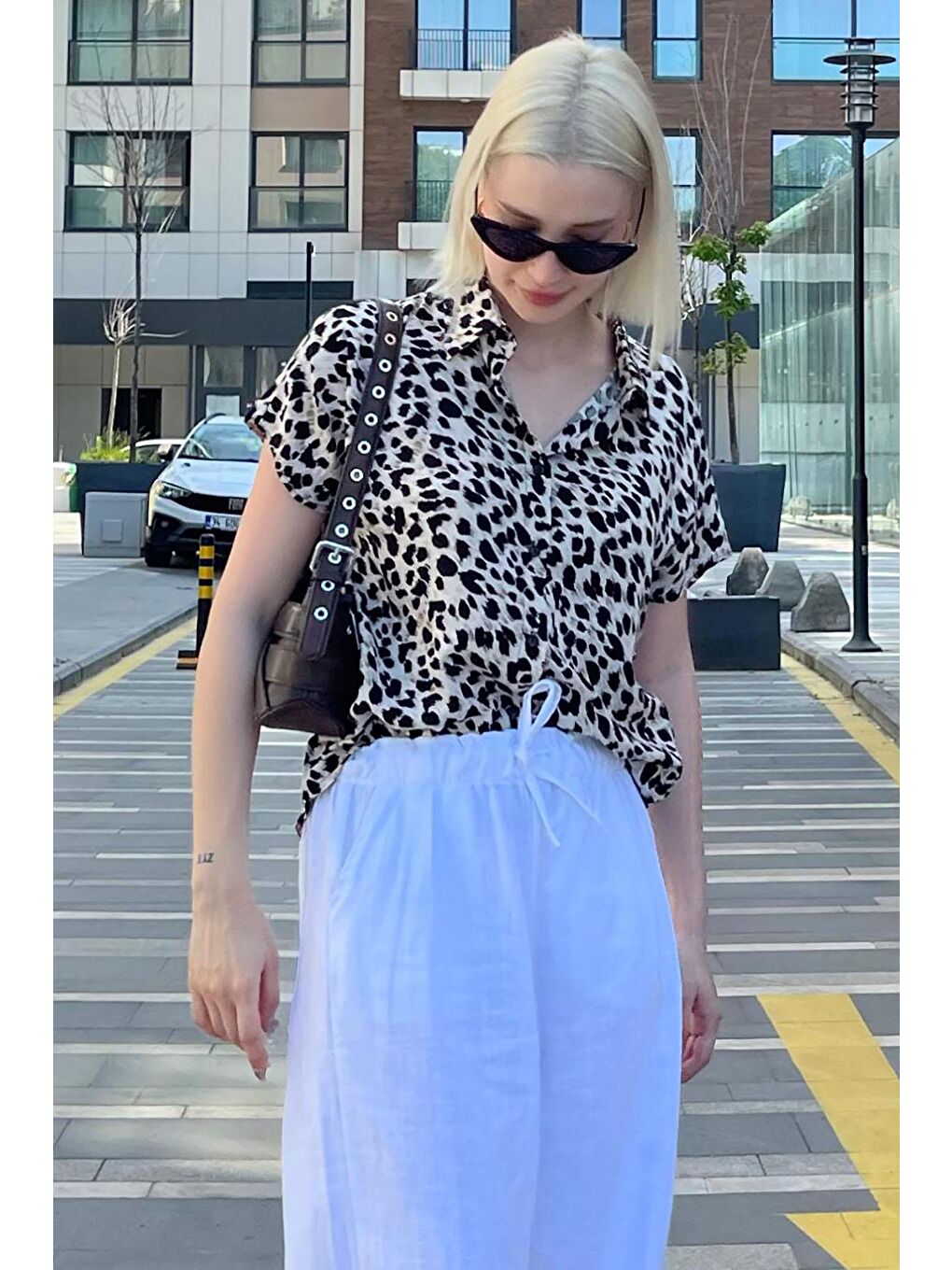 Ekru Leopar Desenli Kısa Kollu Kadın Gömlek Mg2098-1