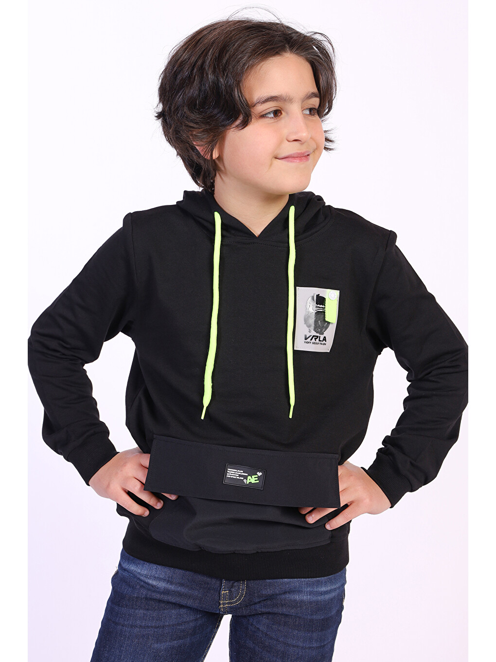 Siyah Erkek Çocuk Armalı Kapüşonlu Sweatshirt