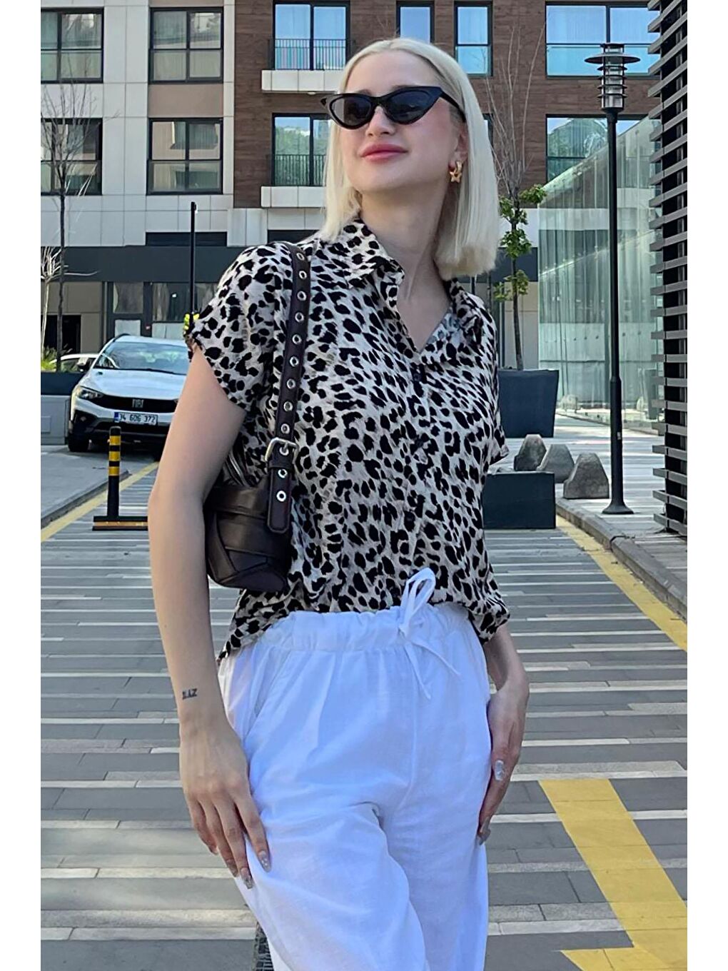 Ekru Leopar Desenli Kısa Kollu Kadın Gömlek Mg2098-4