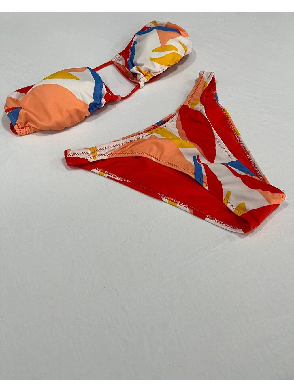 Siyah Kadın Çok Renkli Tropikal Desenli Astarlı Straplez Bikini Takım HZL25S-AR1666-1