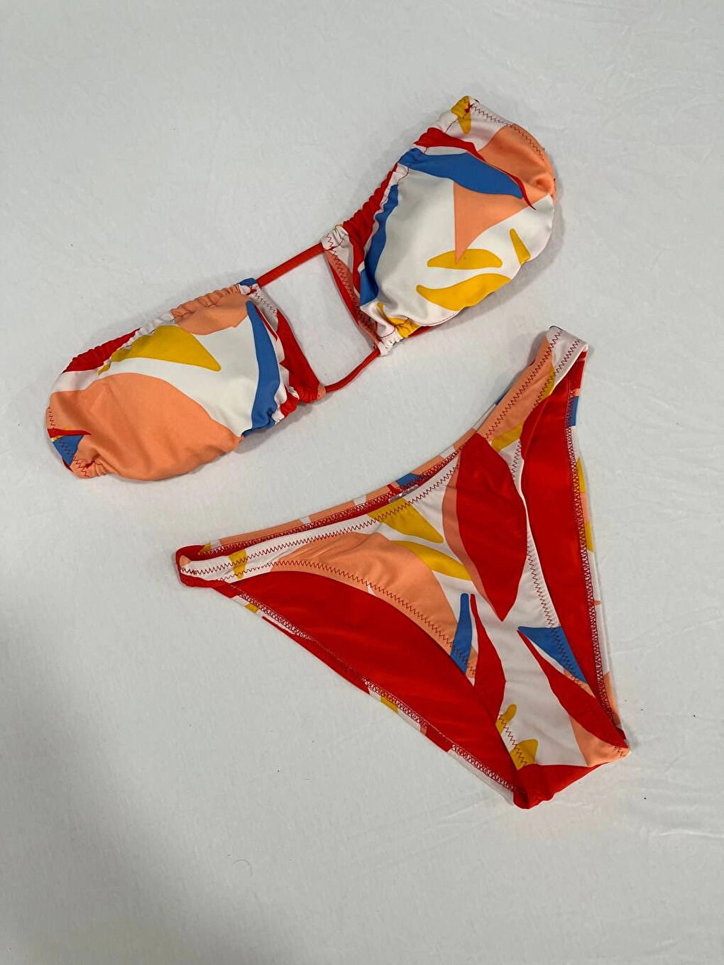 Siyah Kadın Çok Renkli Tropikal Desenli Astarlı Straplez Bikini Takım HZL25S-AR1666-2