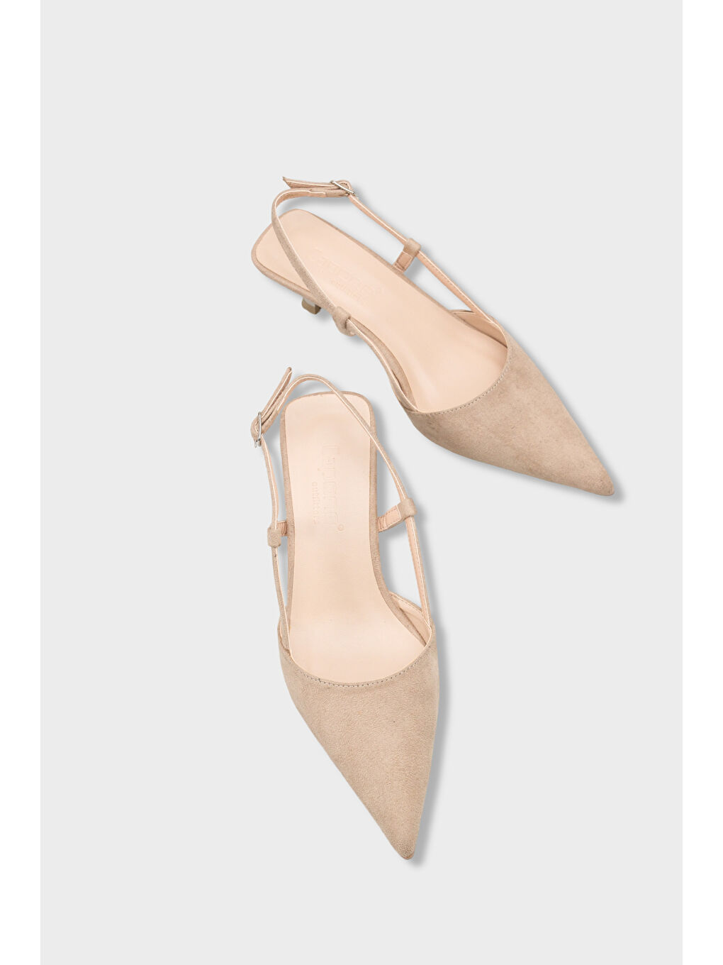 Bej Vitoria Sivri Burunlu Orta Topuklu Arkası Kare Arkadan Bantlı Kadın Ayakkabı-5