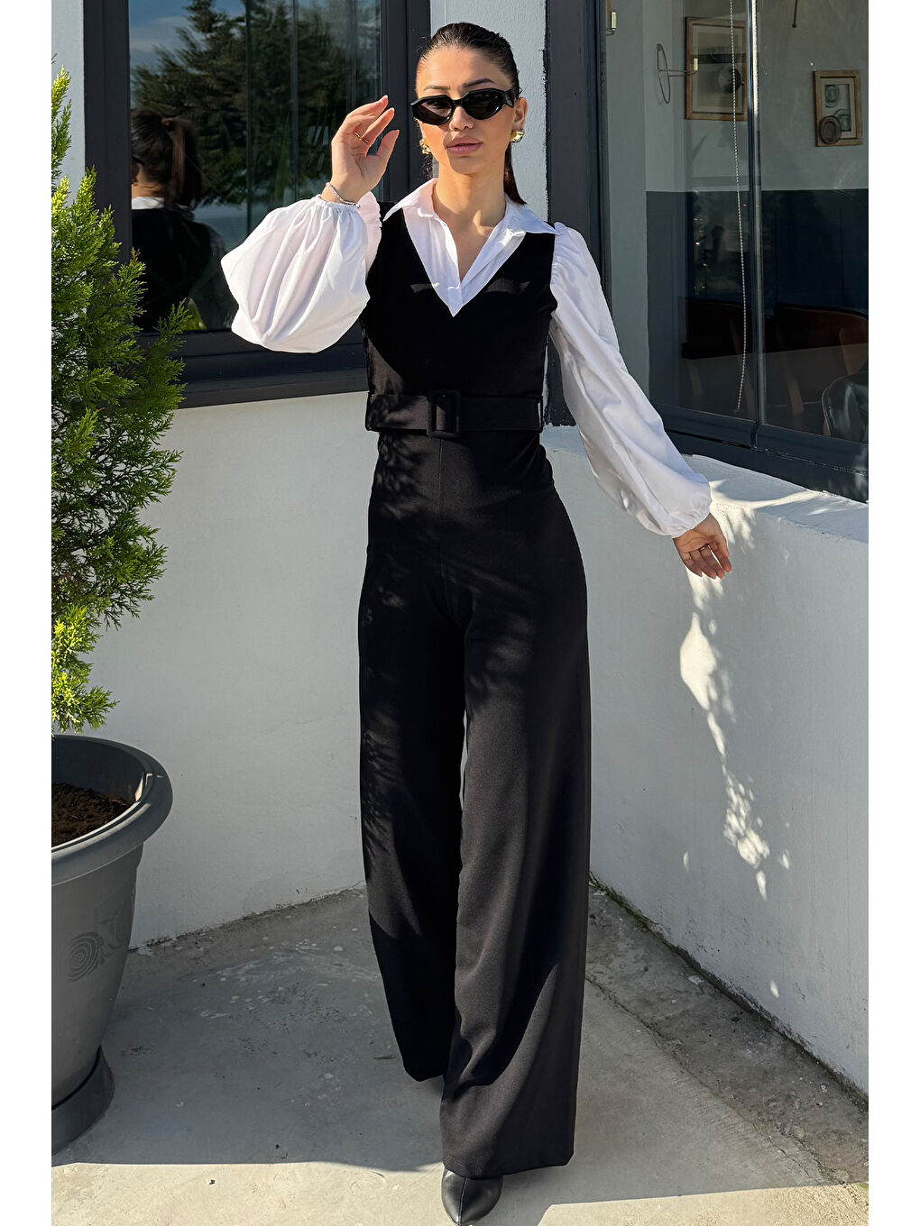 Siyah Kadın Omuz Büzgülü Gömlek Yaka Kemer Detaylı Tulum