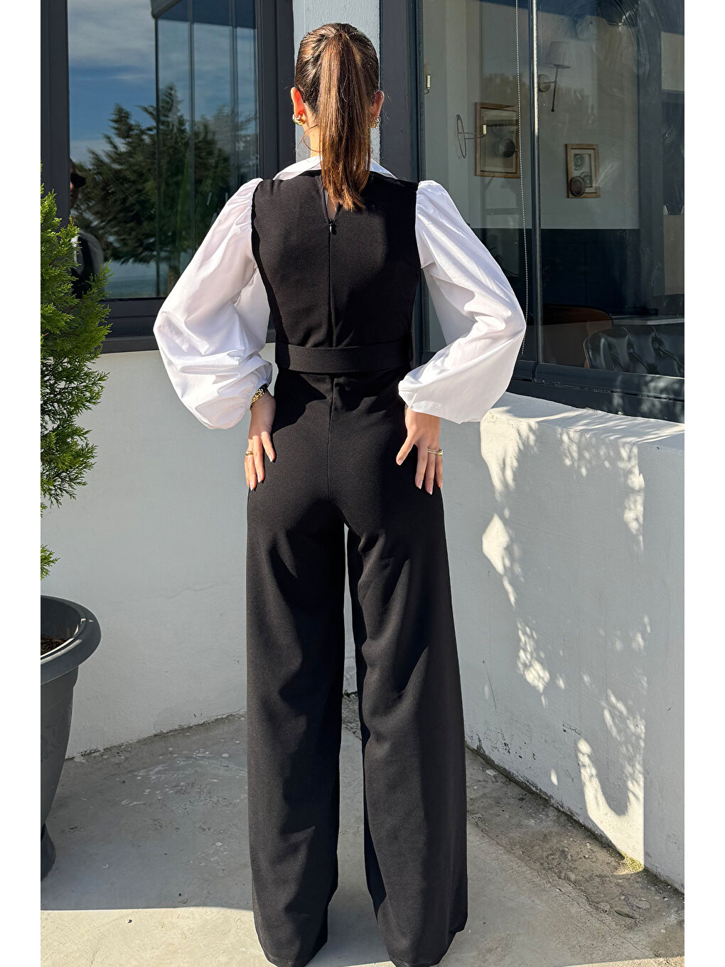 Siyah Kadın Omuz Büzgülü Gömlek Yaka Kemer Detaylı Tulum-3