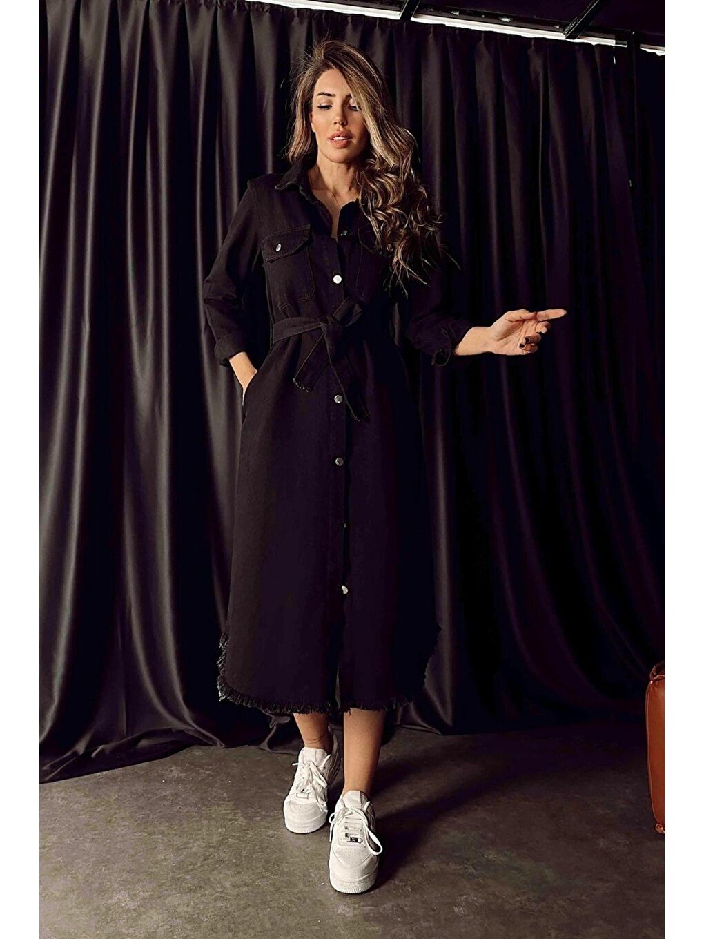 Siyah Sagi Kadın Kuşaklı Denim Midi Elbise-3