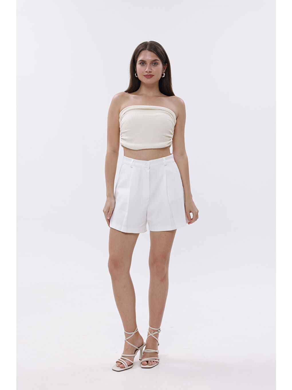 Beyaz FundaChoosesXGenius Kadın Pileli Şort İç Göstermez Lamineli Kadın Şort PİLELİ-ŞORT-1