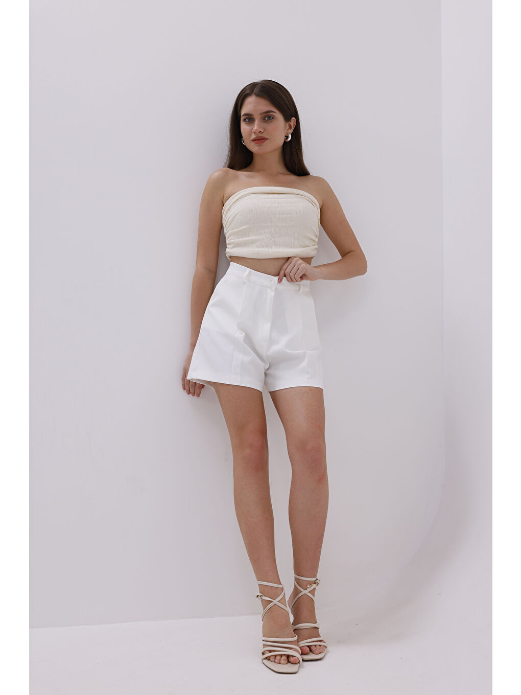 Beyaz FundaChoosesXGenius Kadın Pileli Şort İç Göstermez Lamineli Kadın Şort PİLELİ-ŞORT-3