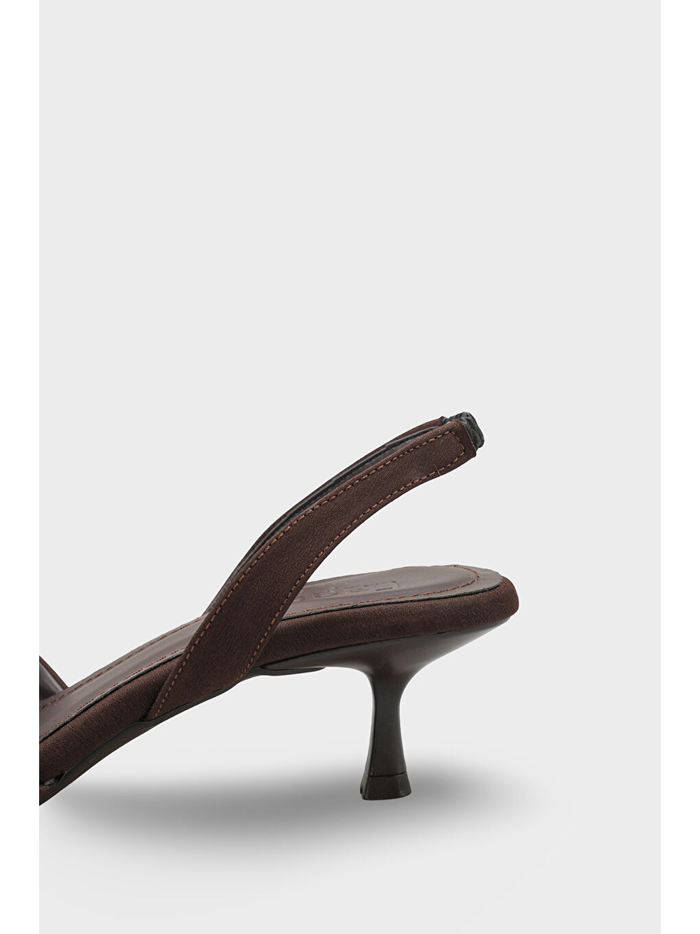 Kahverengi Esmerelda Sivri Burunlu Arkası Bantlı Orta Topuklu Kadın Ayakkabı-2