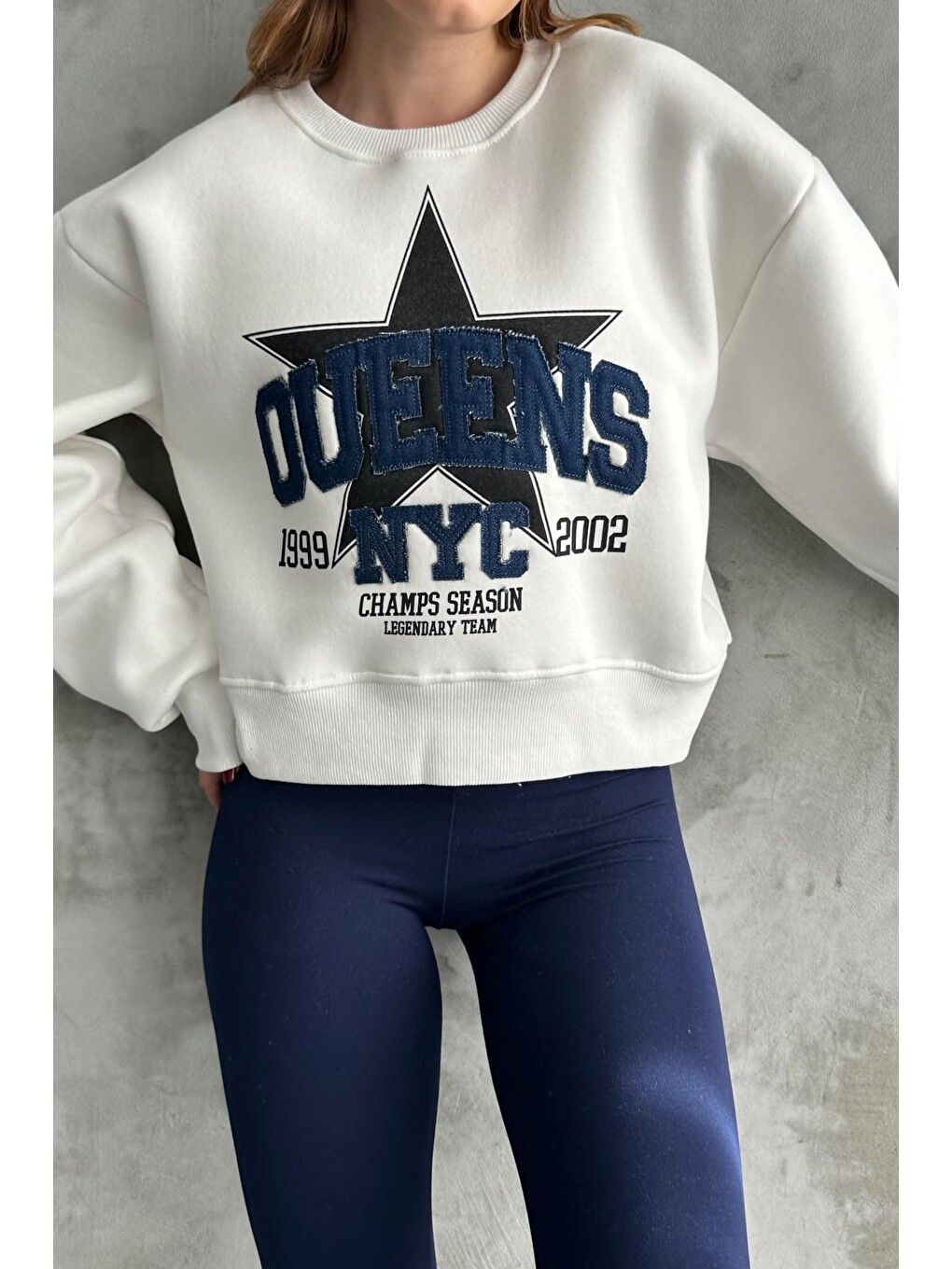 Ekru Yıldız Baskılı Bisiklet Yaka Oversize Sweatshirt-1