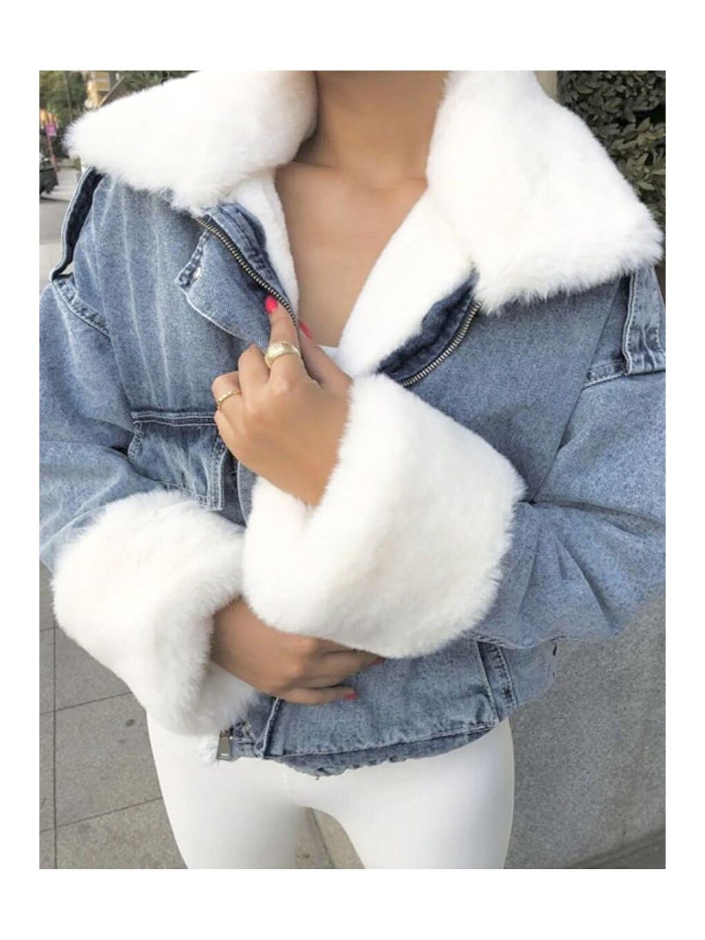 Mavi Kadın Beyaz Kürklü Denim Jean Ceket Mont