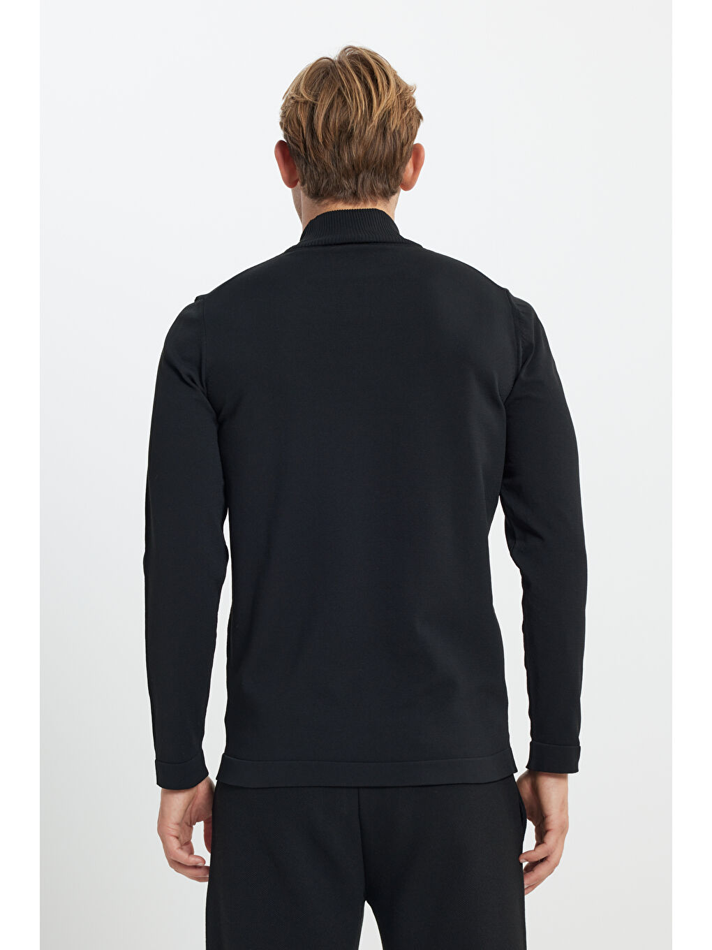 Erkek Siyah Standart Fit Normal Kesim Yarım Balıkçı Yaka Triko Kazak-5