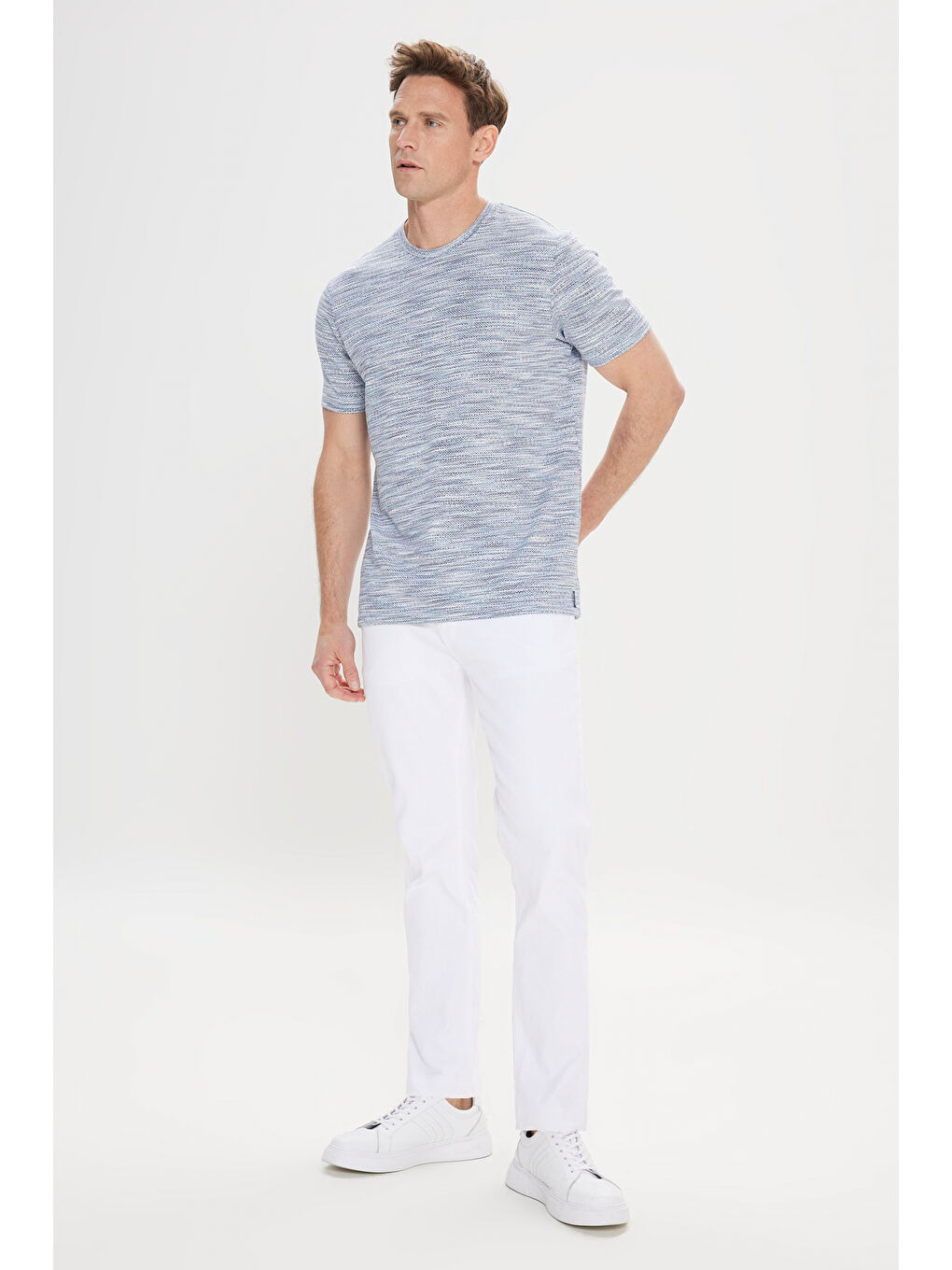 Erkek Mavi Slim Fit Dar Kesim Bisiklet Yaka Pamuklu Jakarlı Tişört-1