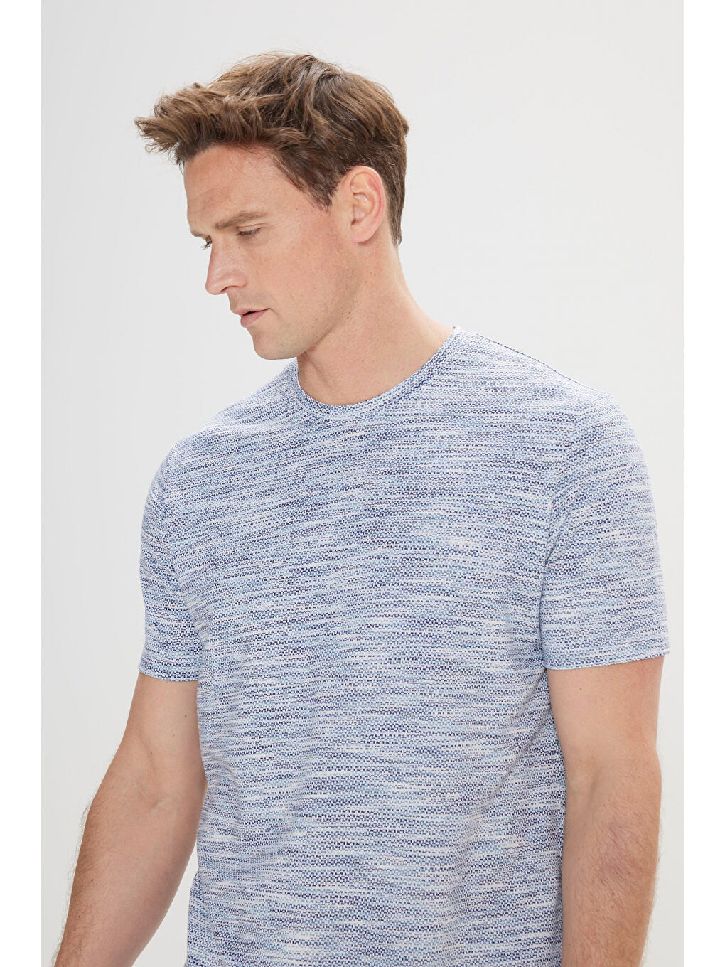 Erkek Mavi Slim Fit Dar Kesim Bisiklet Yaka Pamuklu Jakarlı Tişört-2