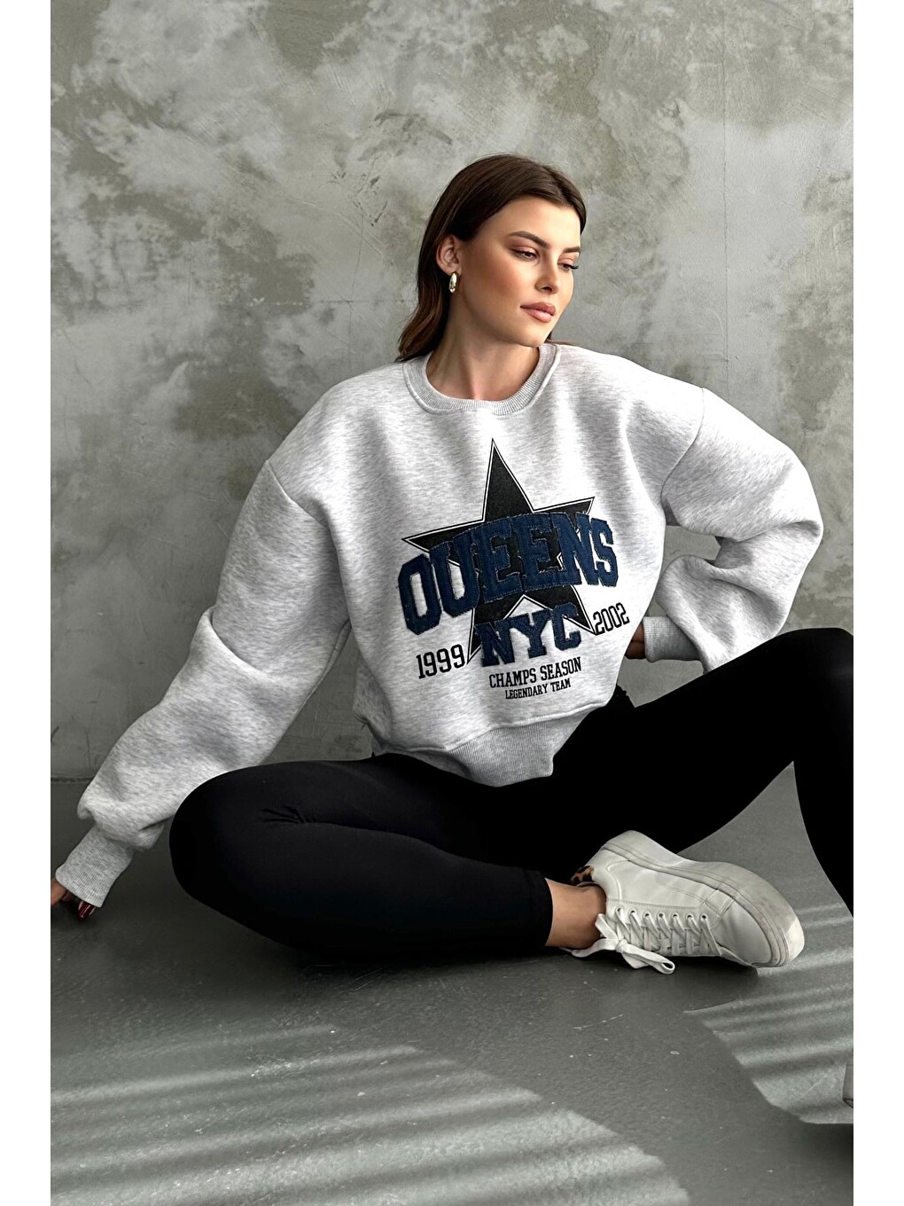 Gri Yıldız Baskılı Bisiklet Yaka Oversize Sweatshirt
