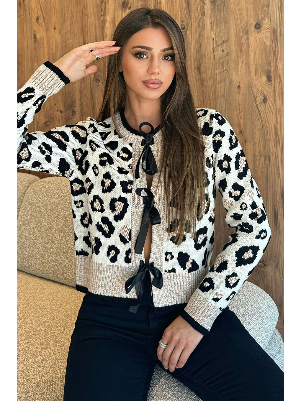 Gülseli Siyah Leopar Desenli Kurdele Detaylı Triko Ceket