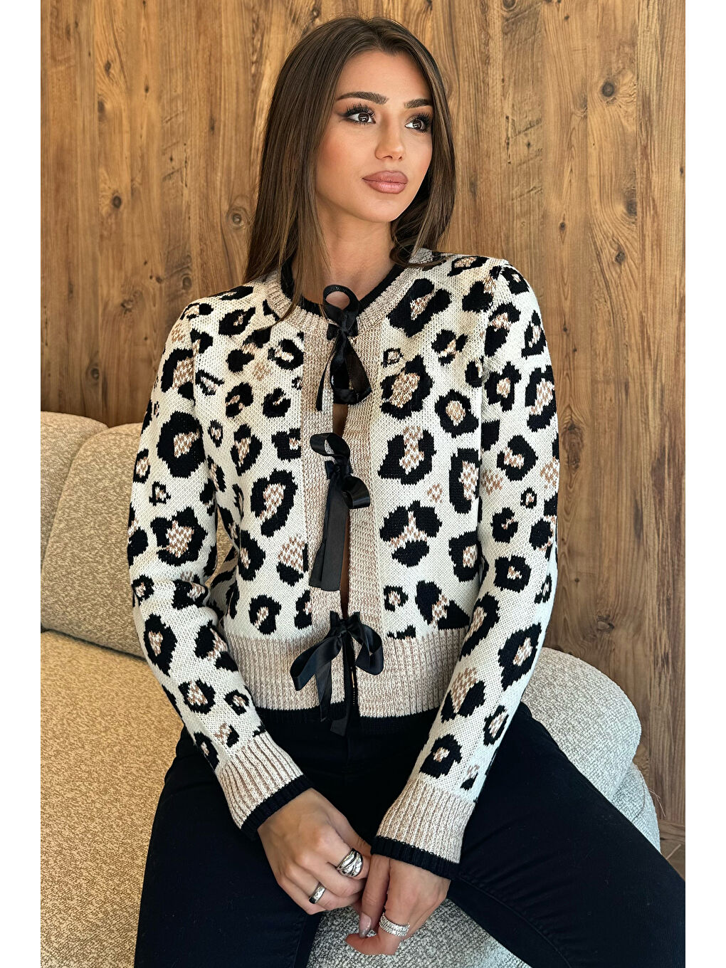 Gülseli Siyah Leopar Desenli Kurdele Detaylı Triko Ceket - 1