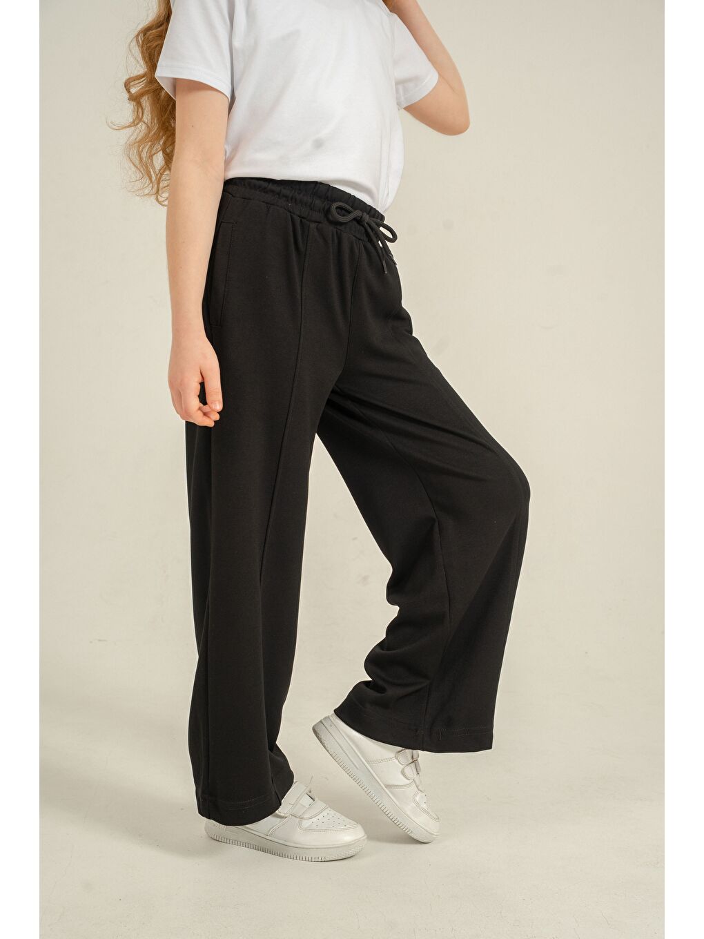 Siyah New Team London Nakışlı Yumuşak Dokulu - Comfort Kumaş Kız Çocuk Eşofman Altı-1