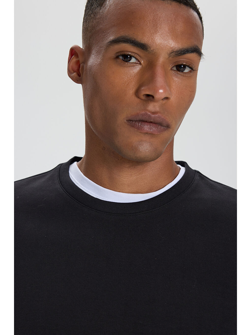 Erkek Siyah Slim Fit Dar Kesim Bisiklet Yaka Uzun Kollu Esnek Tişört-3