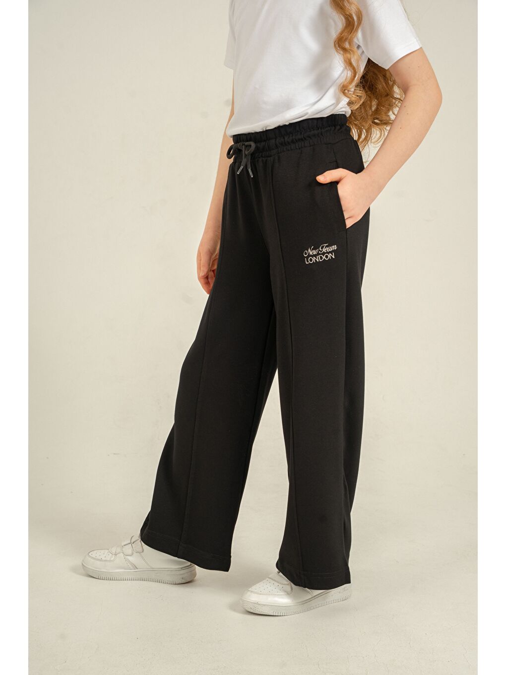 Siyah New Team London Nakışlı Yumuşak Dokulu - Comfort Kumaş Kız Çocuk Eşofman Altı-2