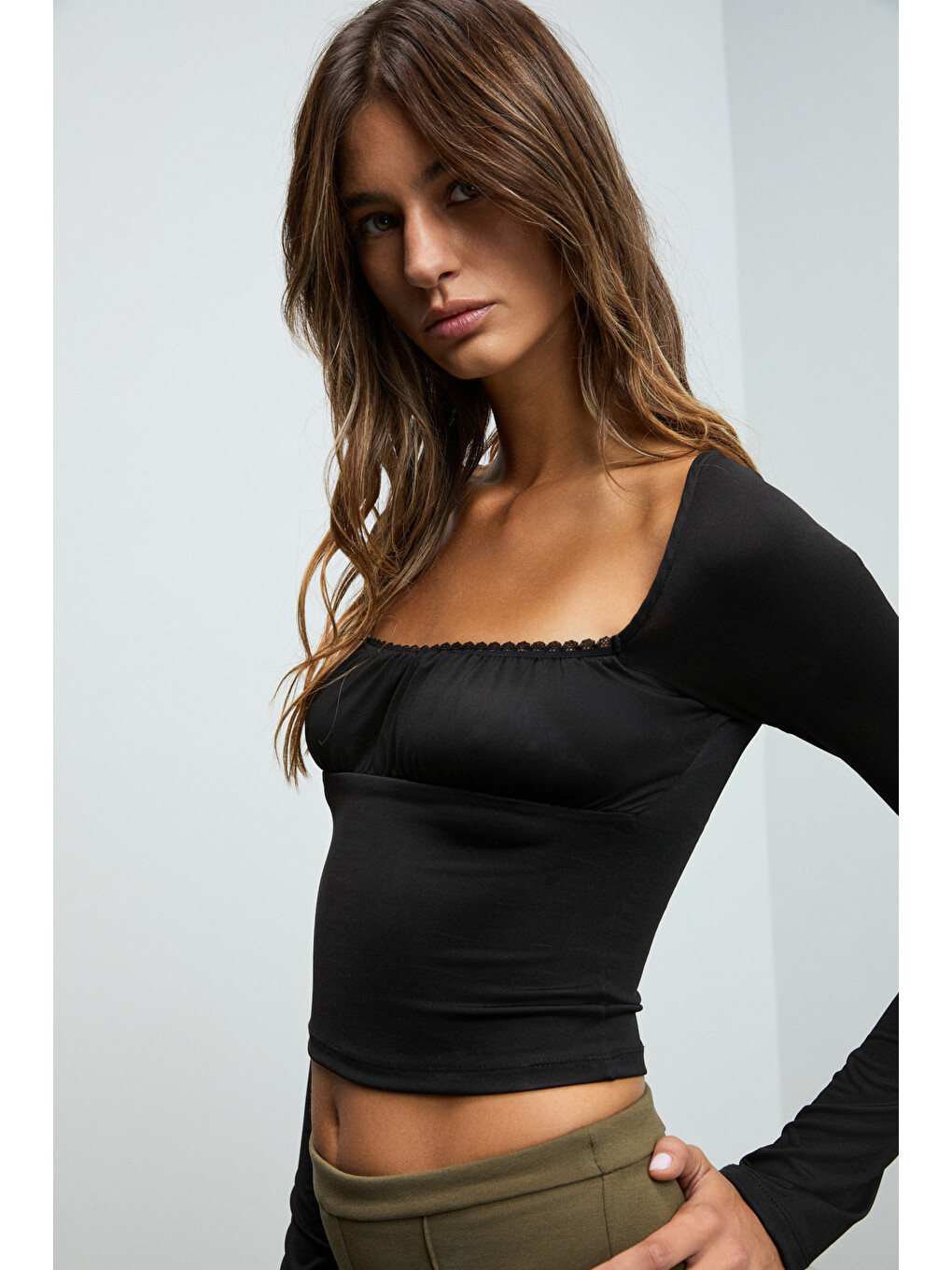Sılıvra Kadın Havuz Yakalı Esnek Kumaşlı Slim Fit Siyah Bluz-1
