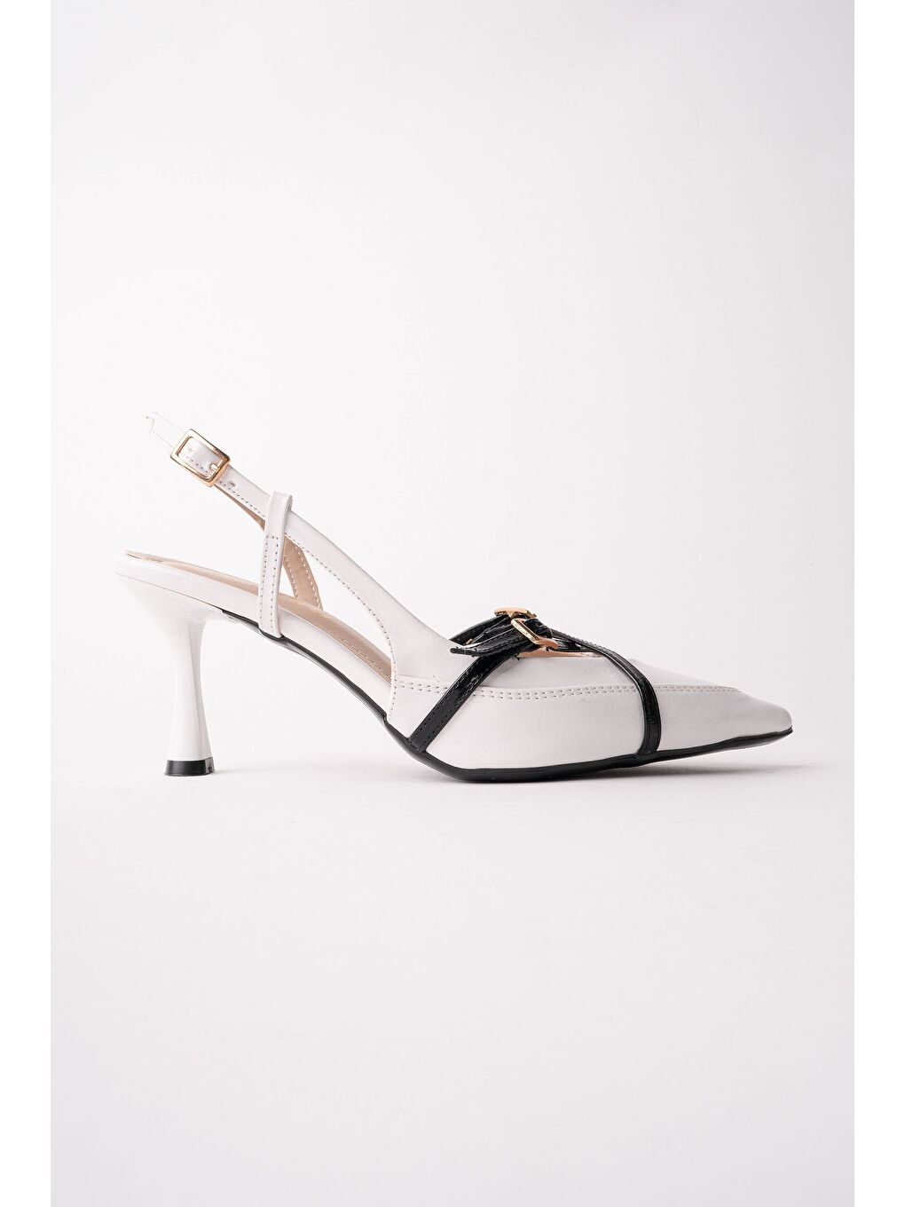 Beyaz İCONS Sivri Burun Arkası Açık Kemer Detaylı İki Bantlı Kadın Topuklu Ayakkabı