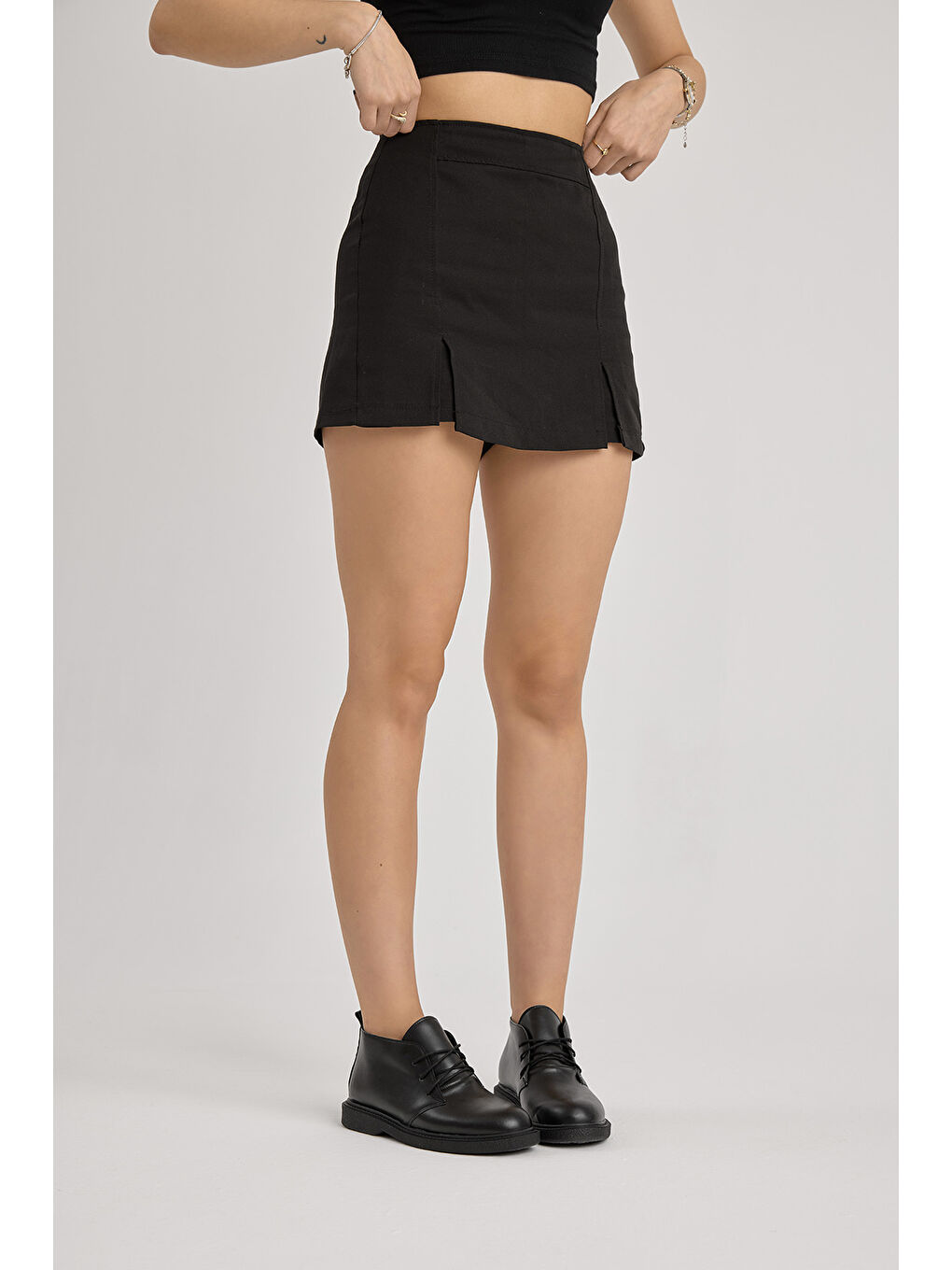 Kadın Siyah Cilt Termo Taban Bağcıklı Günlük Bot-1