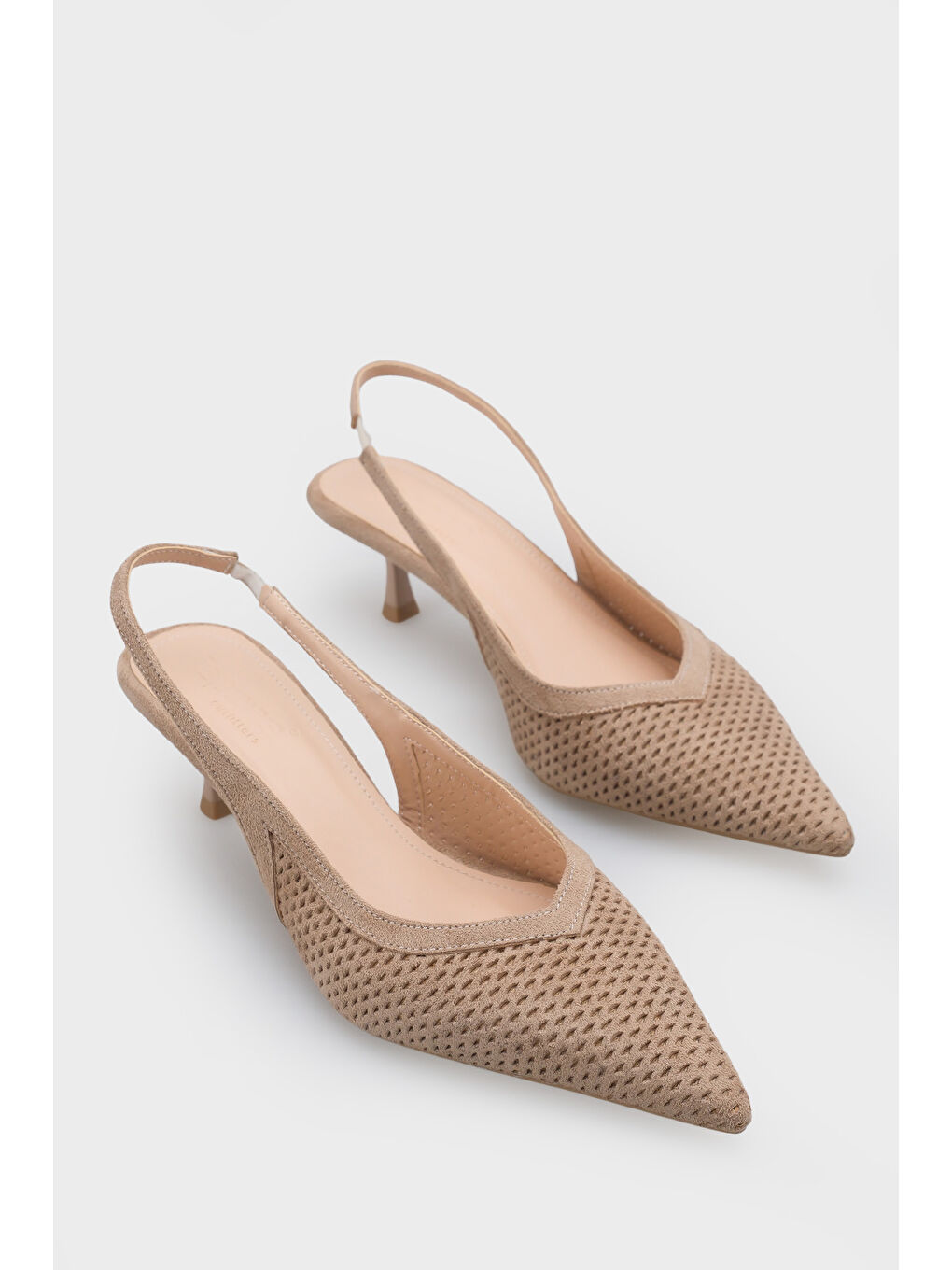 Bej Flori Sivri Burunlu Orta Topuklu Arkası Açık Kadın Ayakkabı-1