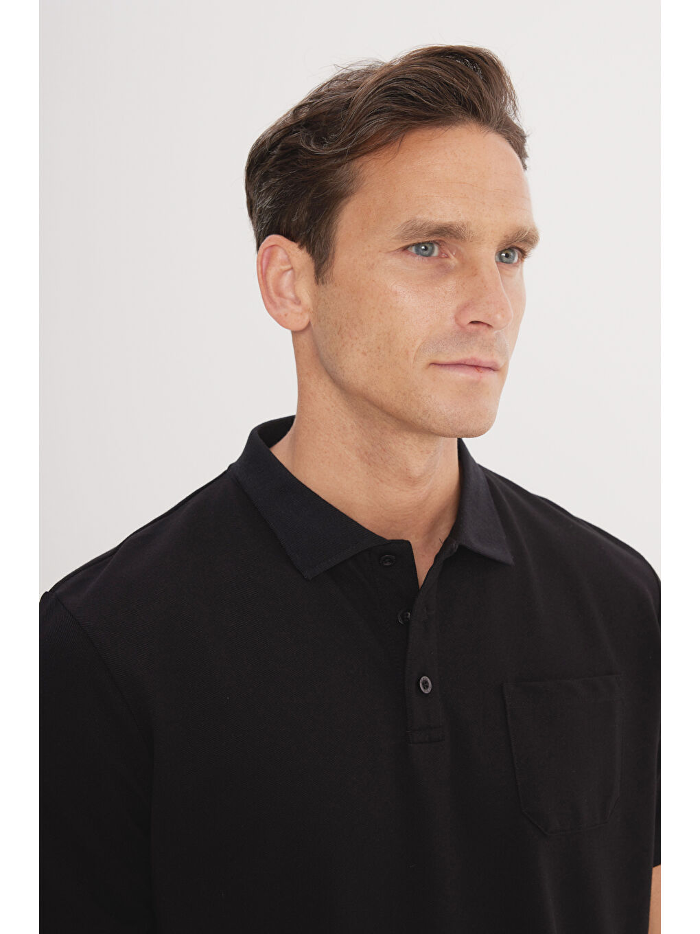 Erkek Siyah-Siyah Pamuklu Comfort Fit Rahat Kesim Polo Yaka Cepli Tişört-3