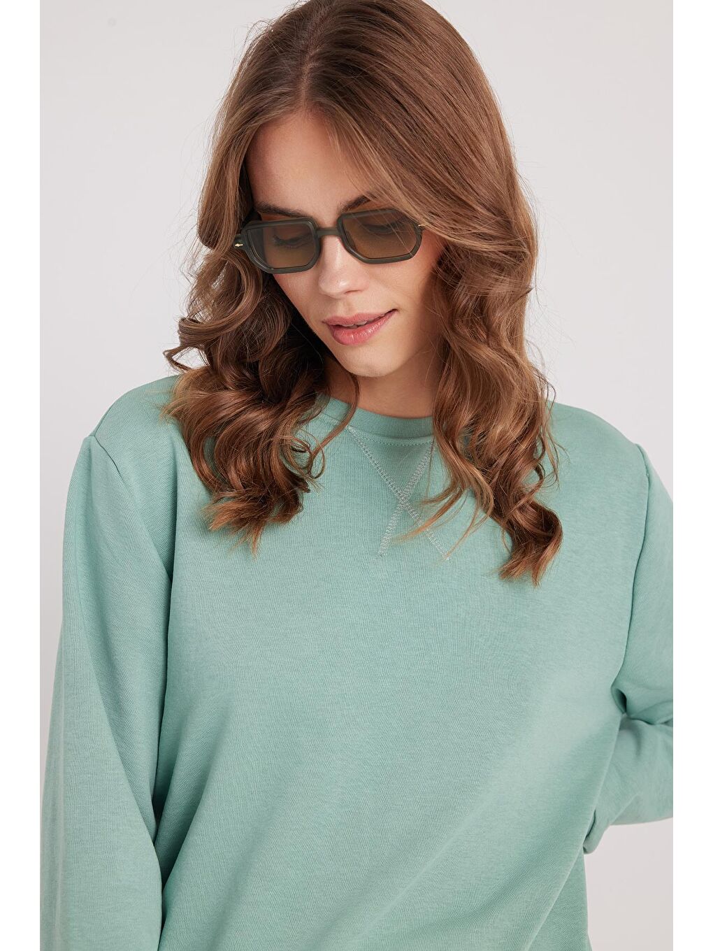 Kadın Oversize Geniş Kesim Pamuklu Basic Yeşil Bisiklet Yaka Sweatshirt-1