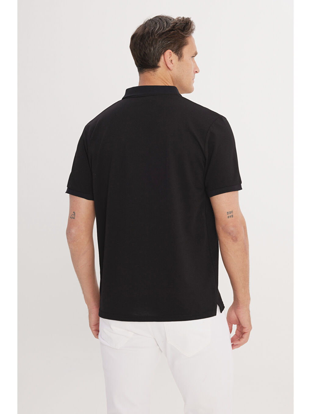 Erkek Siyah-Siyah Pamuklu Comfort Fit Rahat Kesim Polo Yaka Cepli Tişört-4