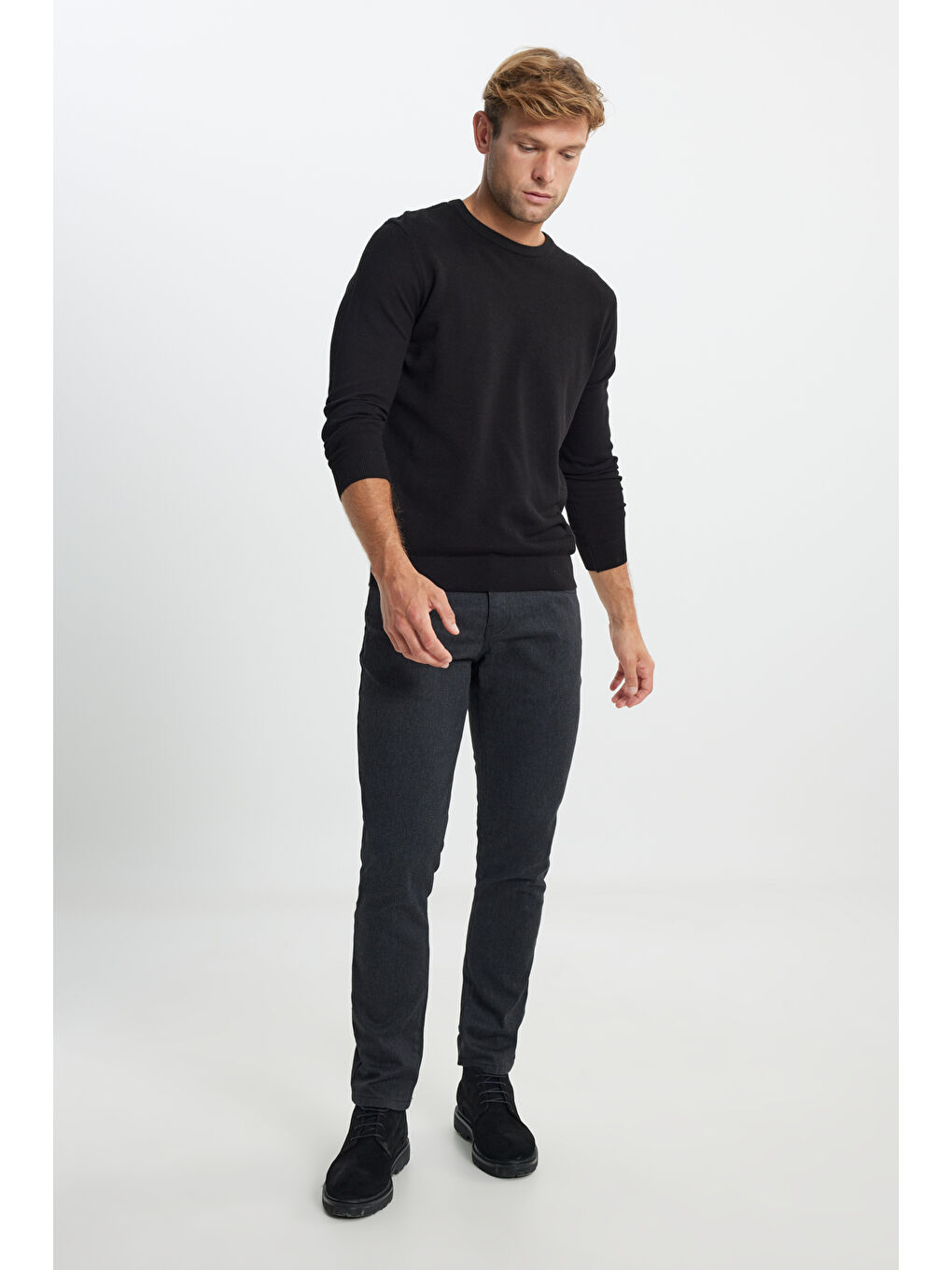 Erkek Siyah Pamuklu Standart Fit Normal Kesim Bisiklet Yaka Jakarlı Triko Kazak-1