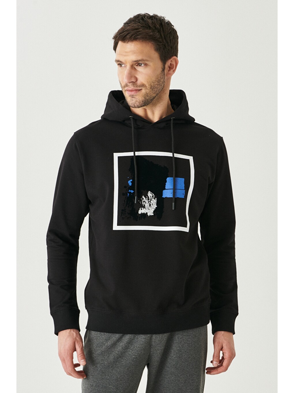 Erkek Siyah Standart Fit Normal Kesim Kapüşonlu Baskılı Sweatshirt-1