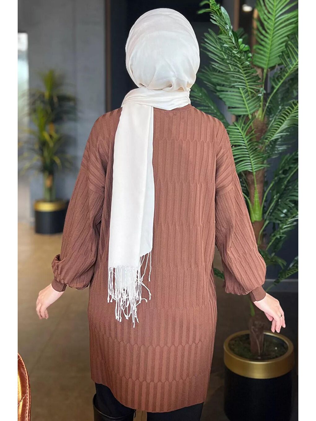 Kahverengi Kendinden Desenli Bisiklet Yaka Tesettür Triko Tunik-3