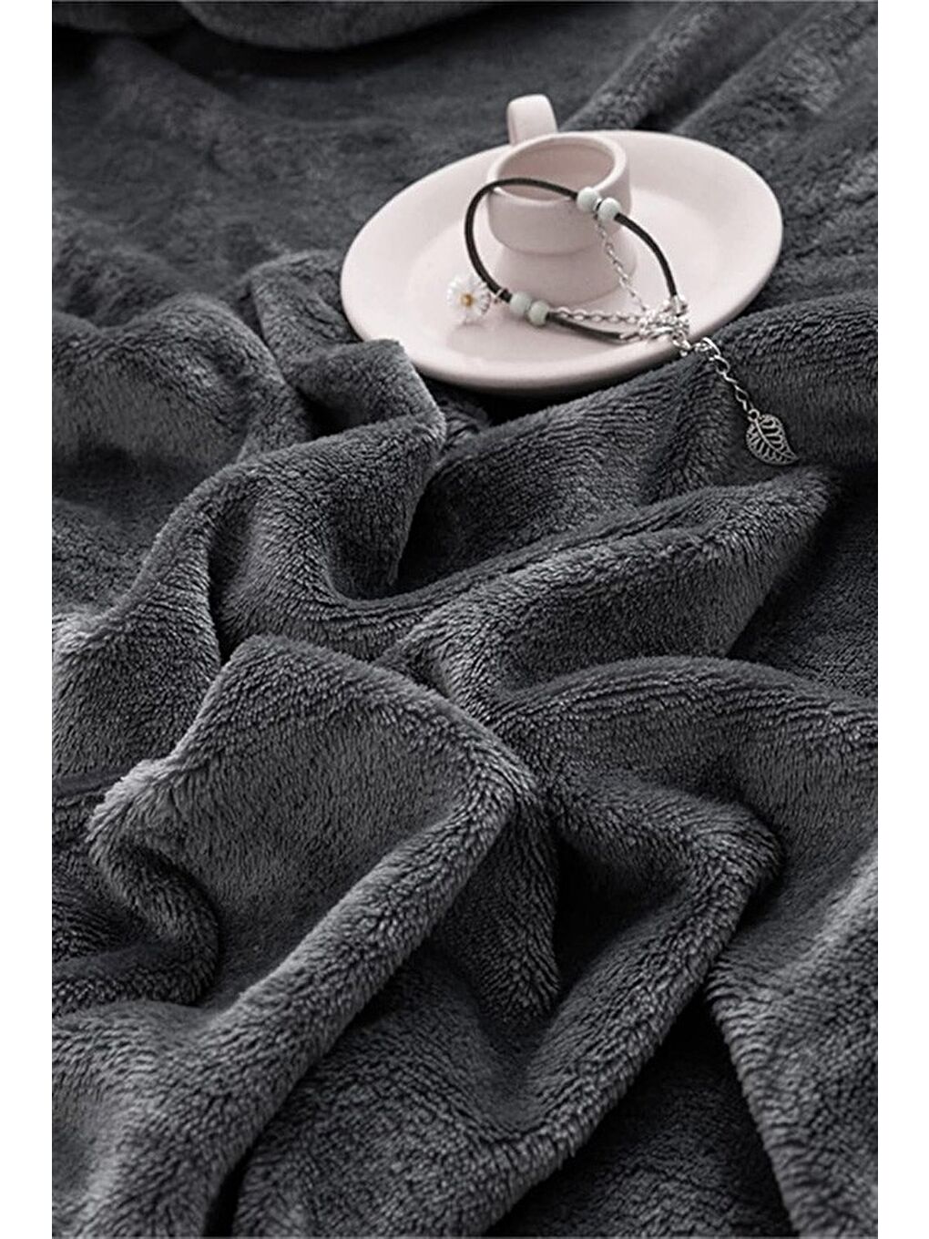 Antrasit Kadife Kumaş Çift Kişilik Fitted Lastikli Çarşaf Takımı 160x200+30 cm-5