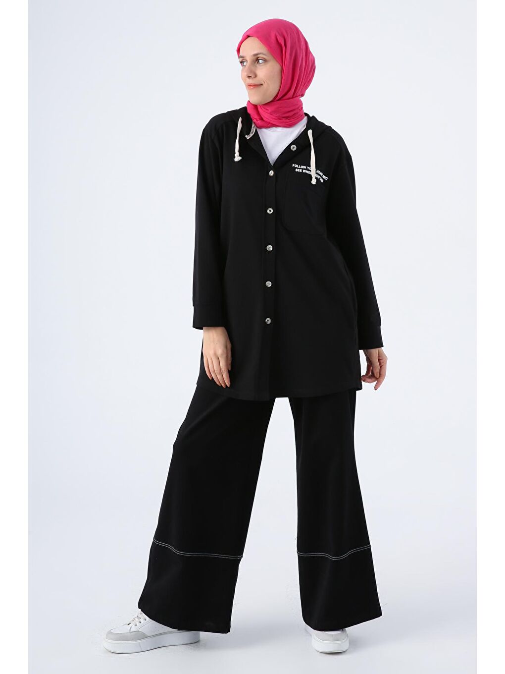 Siyah Kapüşonlu Düğmeli Örme Hırka-2