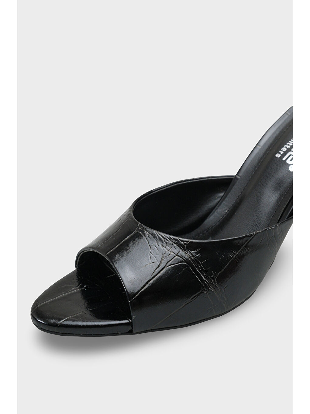 Siyah Nadeen Feta Dolgu Orta Topuklu Kadın Terlik-2