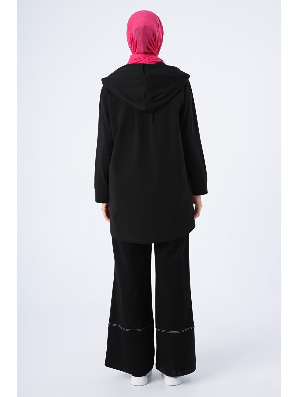 Siyah Kapüşonlu Düğmeli Örme Hırka-3