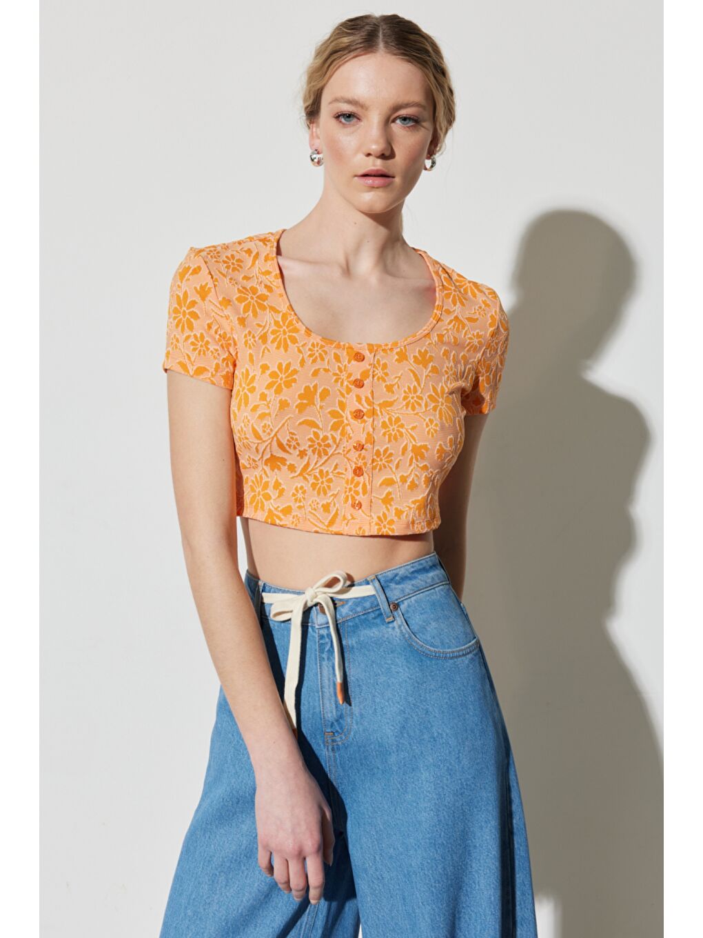 Regular Fit Normal Kesim Bisiklet Yaka Turuncu Crop Bluz