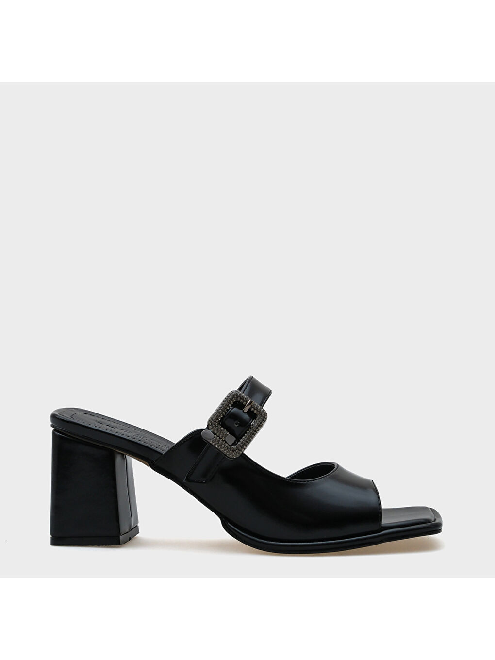 Siyah Monika Küt Burunlu Orta Topuklu Taşlı Tokalı Kadın Terlik