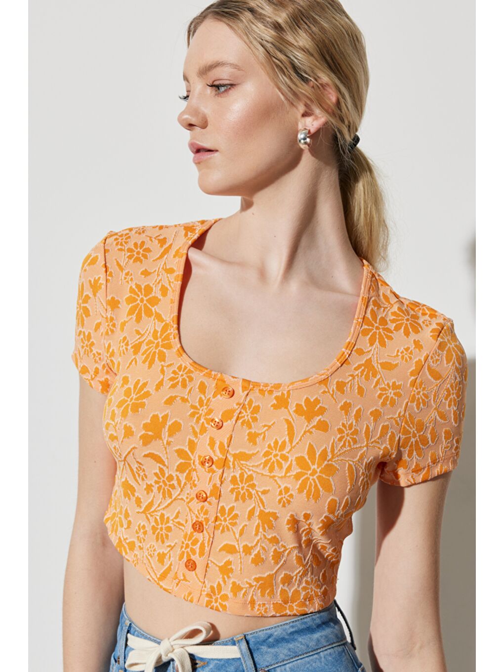 Regular Fit Normal Kesim Bisiklet Yaka Turuncu Crop Bluz-2
