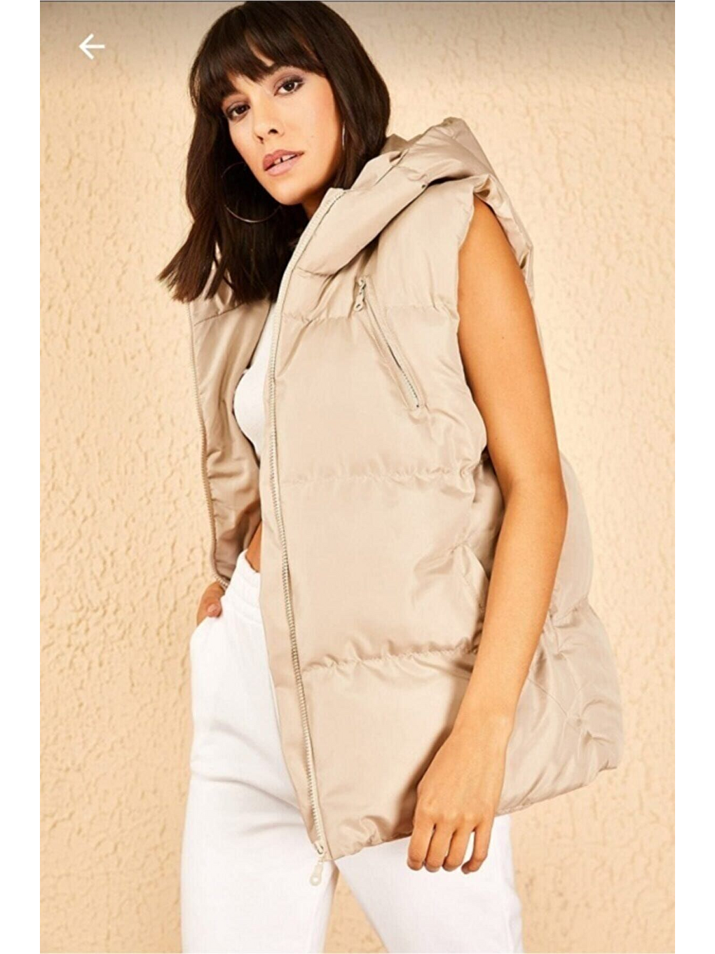 Kadın Bej Geniş Kalıp Cepli Kapüşonlu Kolsuz Şişme Yelek