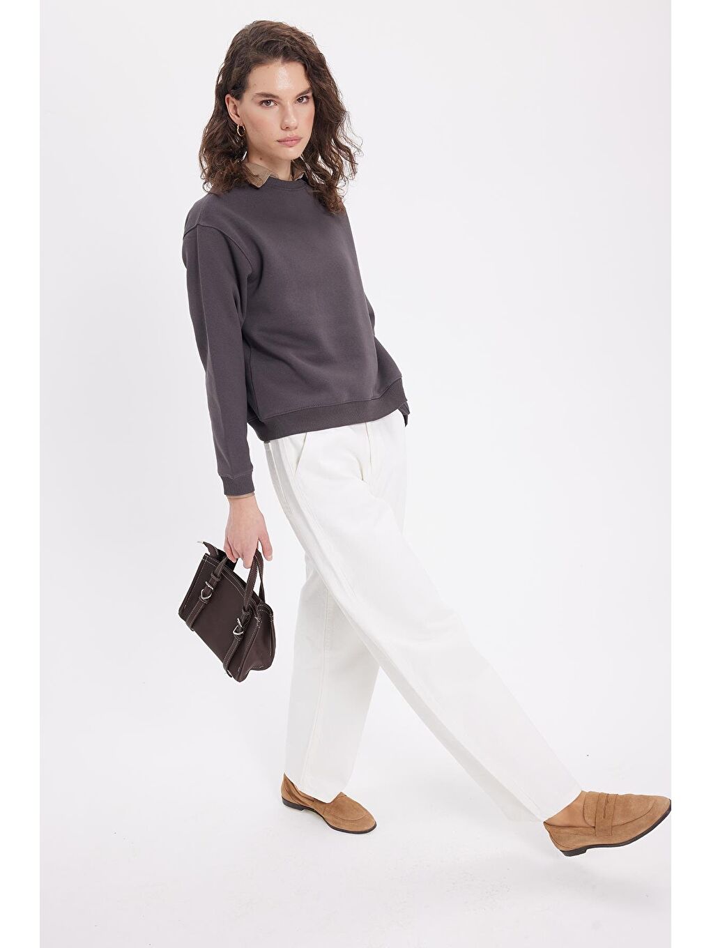 Gri Kadın Oversize Geniş Kesim Pamuklu Bisiklet Yaka Füme Sweatshirt-5