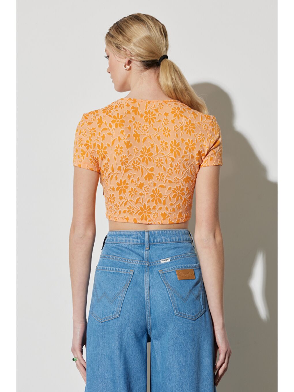 Regular Fit Normal Kesim Bisiklet Yaka Turuncu Crop Bluz-6