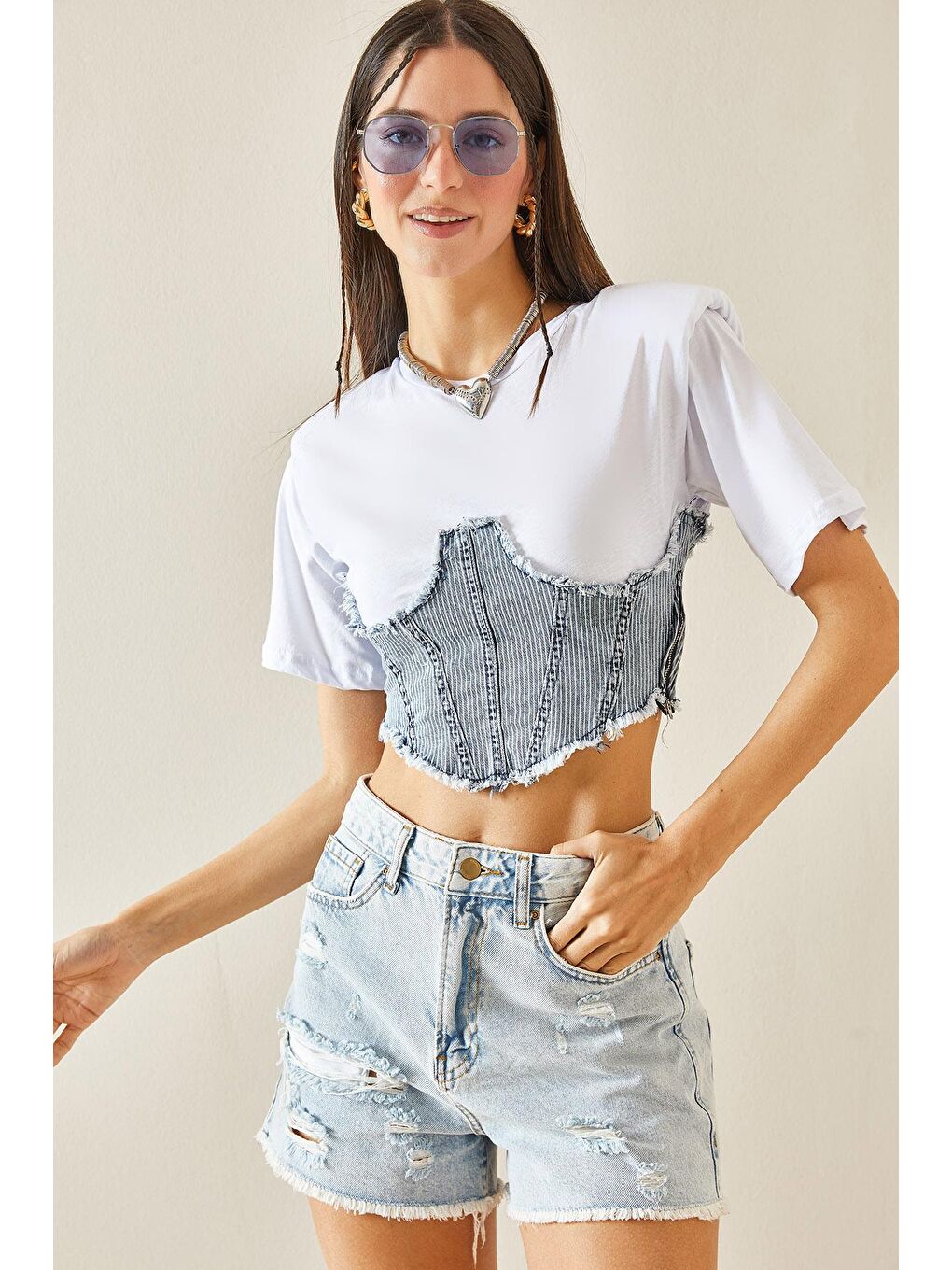 XHAN Beyaz Denim Detaylı Vatkalı Crop T-Shirt 5YXK1-48435-01