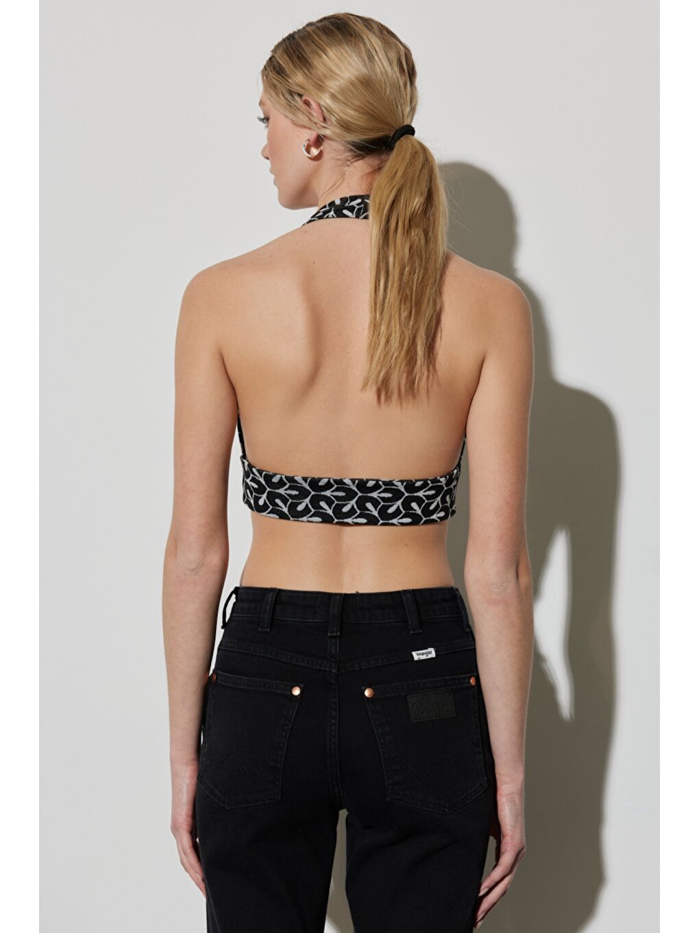 Karışık Regular Fit Normal Kesim V Yaka Kolsuz Crop Bluz-5