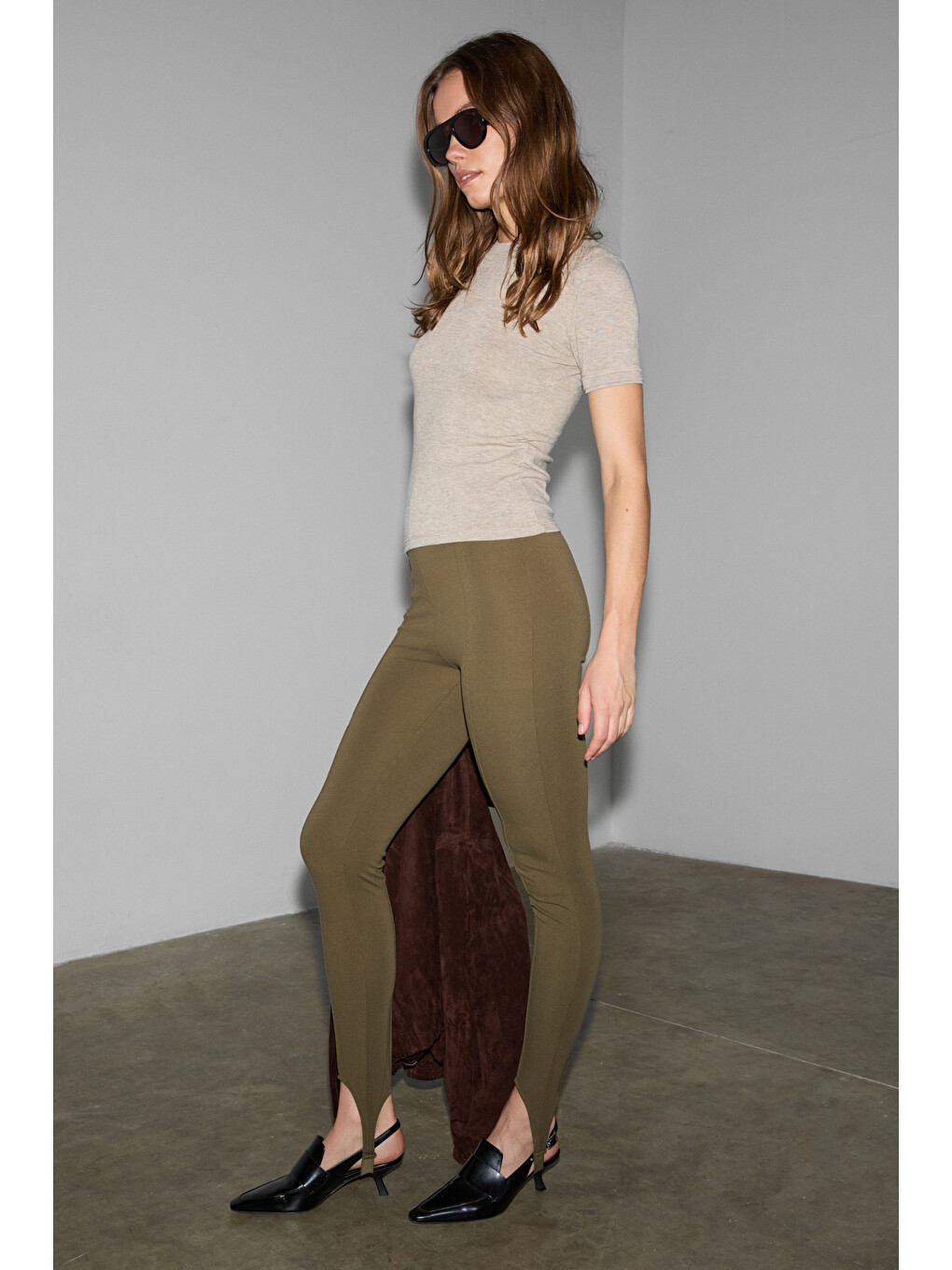 Rysanne Kadın Esnek Kumaşlı Slim Fit Paçası Lastik Detaylı Haki Pantolon-4