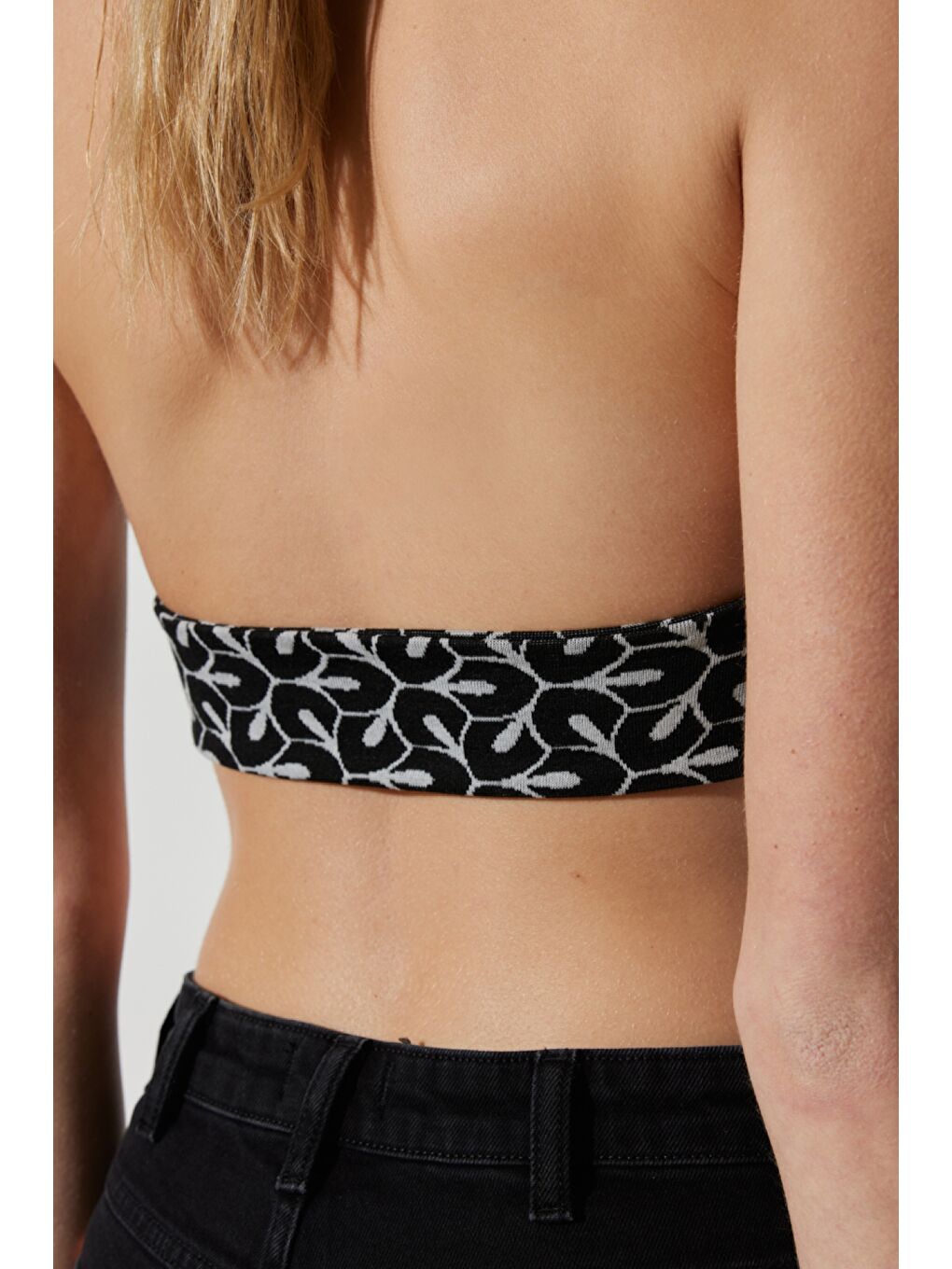 Karışık Regular Fit Normal Kesim V Yaka Kolsuz Crop Bluz-6