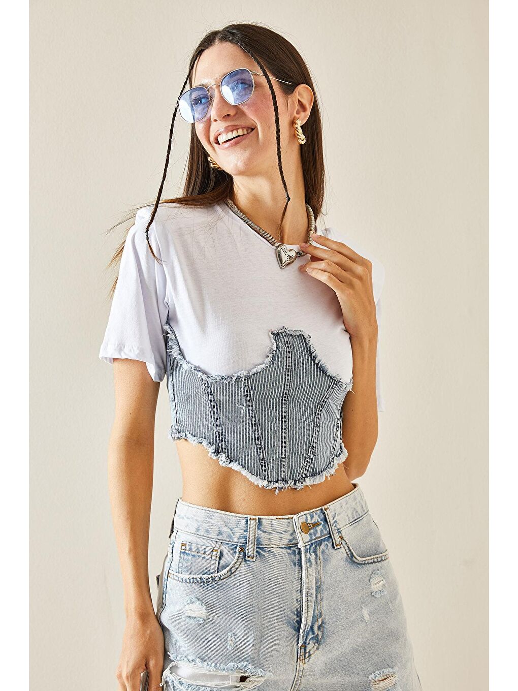 XHAN Beyaz Denim Detaylı Vatkalı Crop T-Shirt 5YXK1-48435-01 - 2