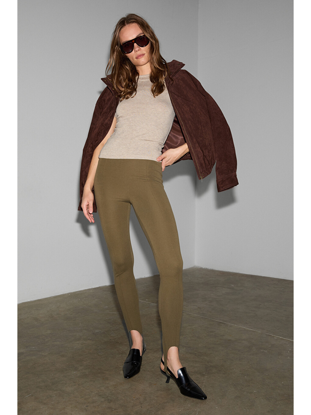 Rysanne Kadın Esnek Kumaşlı Slim Fit Paçası Lastik Detaylı Haki Pantolon-5