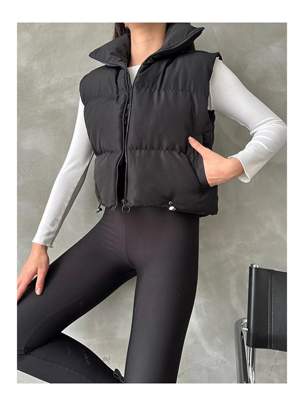 Meecy Siyah Kadın Kısa Crop Şişme Yelek